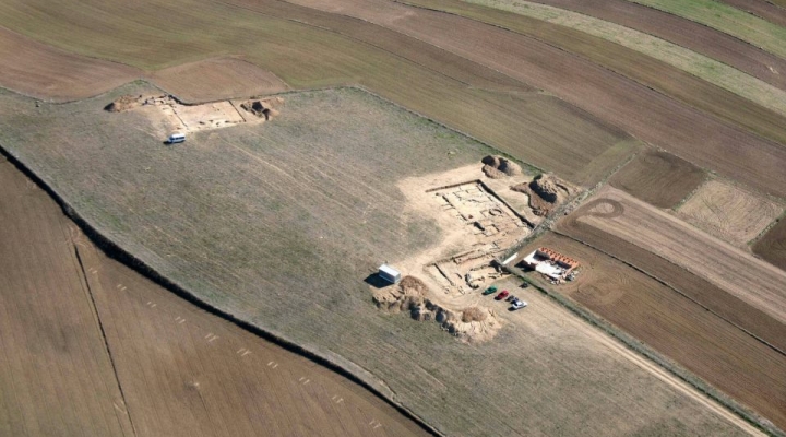 Análisis urbanístico y territorial de la ciudad romana de Contributa Iulia 