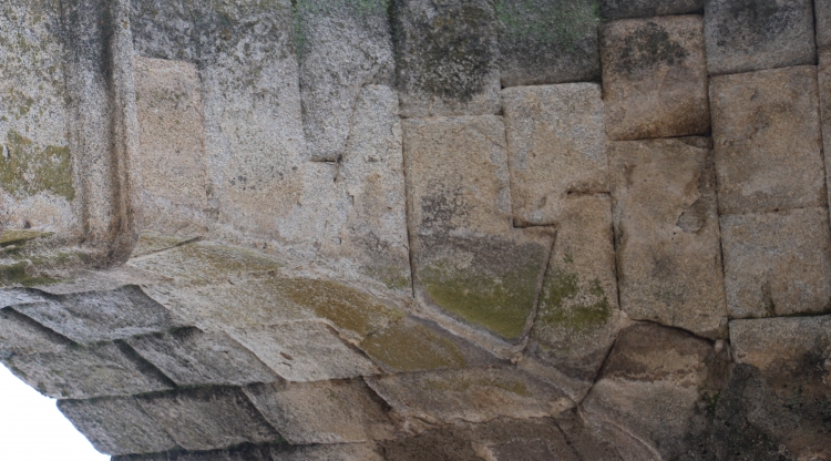 Análisis de soluciones técnico-constructivas, modelos arquitectónicos y urbanísticos de la arquitectura romana de la Lusitania: Orígenes y trasformación de una cultura arquitectónica 
